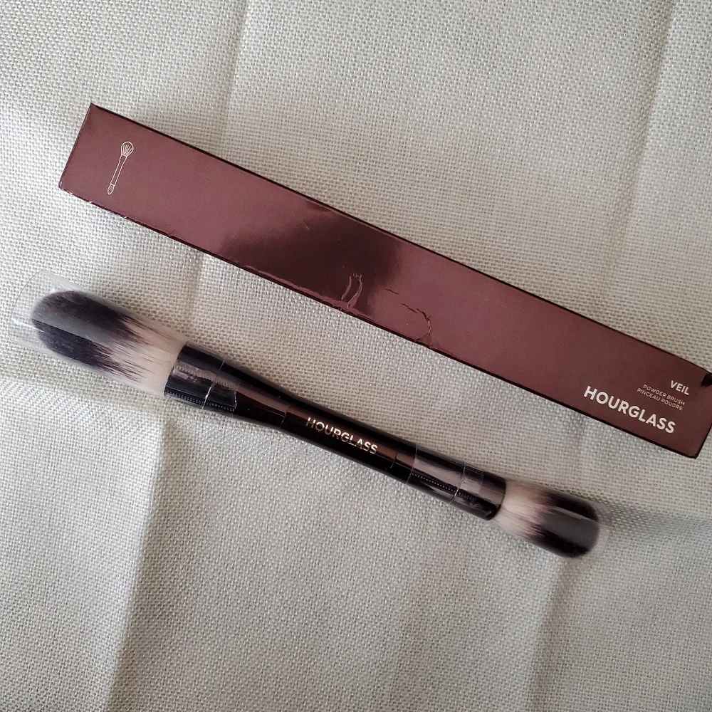 Hourglass veil double-ended power brush